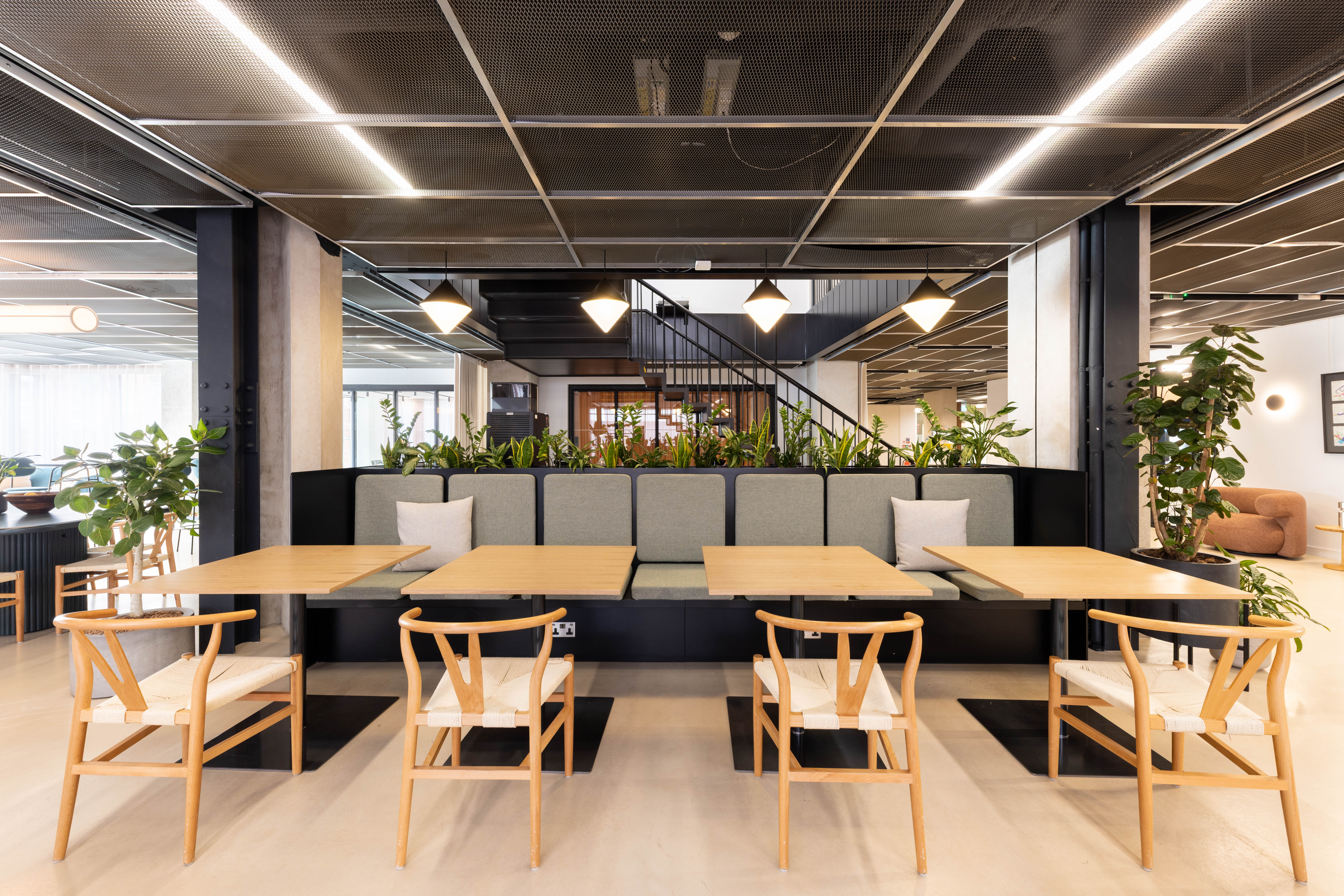 Breakout lounge that encourges collaborative working