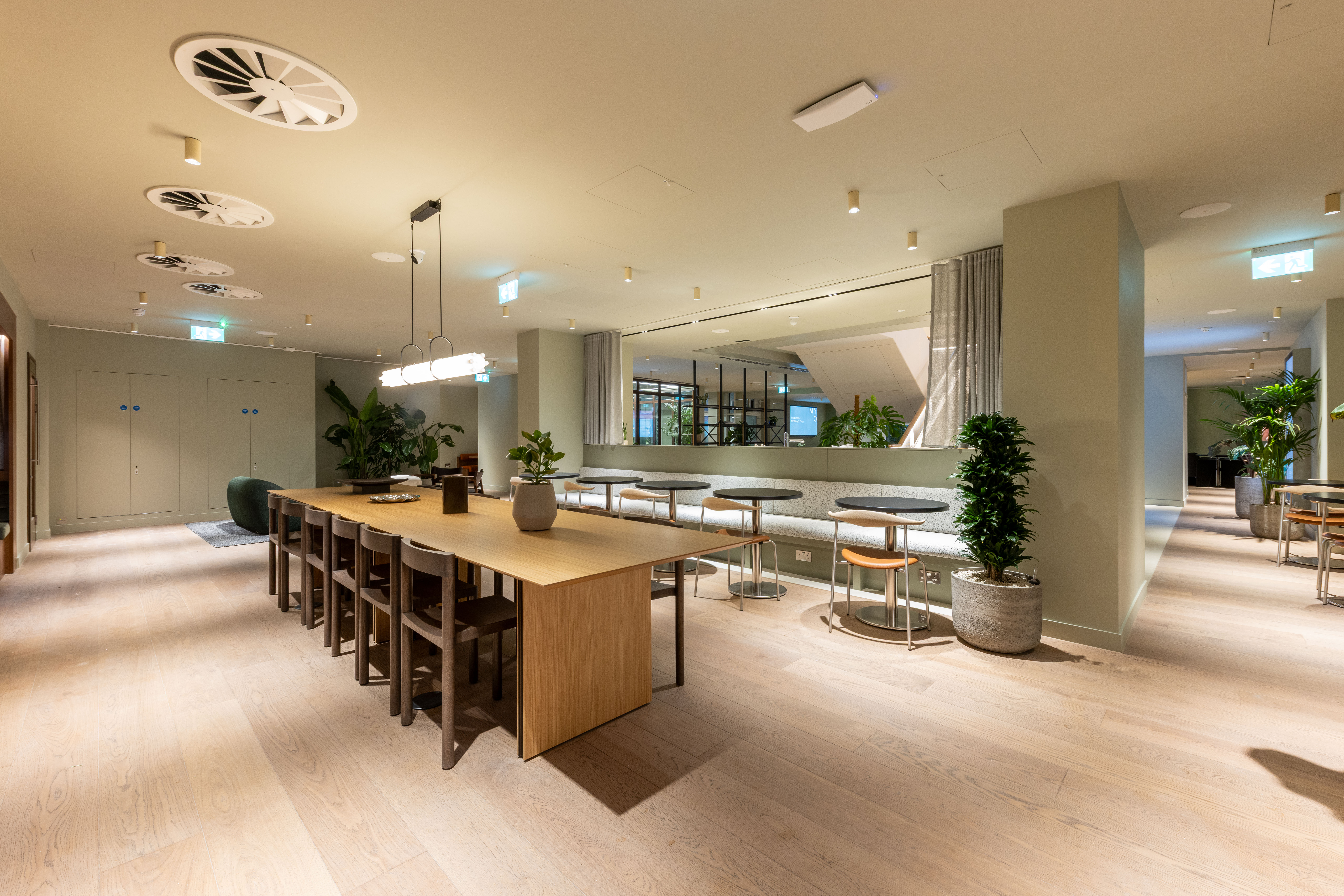 Bright. spacious  lounge at MYO King's Cross 