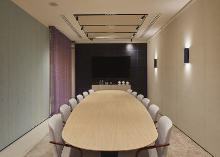 Meeting room for up to twelve people near St Paul's Cathedral