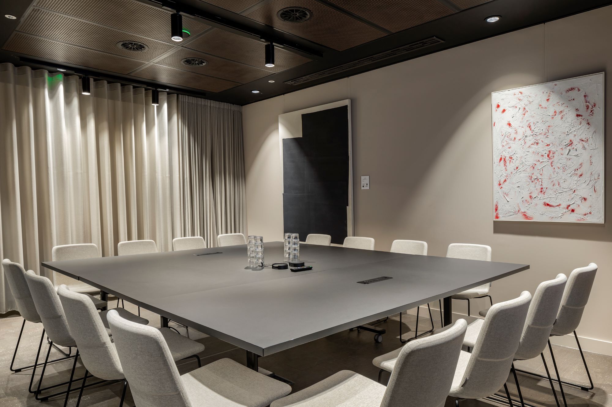 Boardroom for up to sixteen people in MYO Bankside