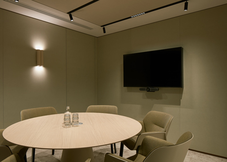 Meeting room for up to six people near St Paul's Cathedral