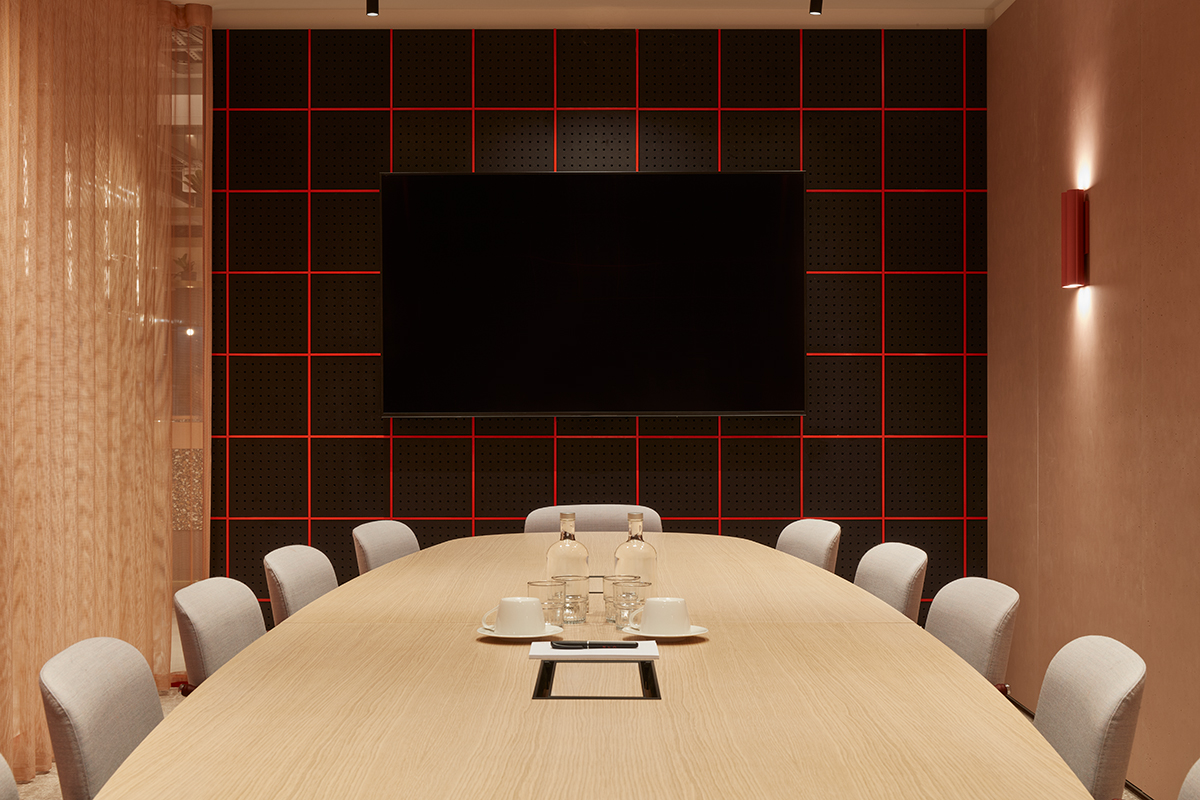 Intimate meeting space that seats up to 10 people