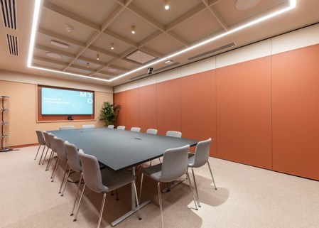 Meeting room for up to fourteen people
