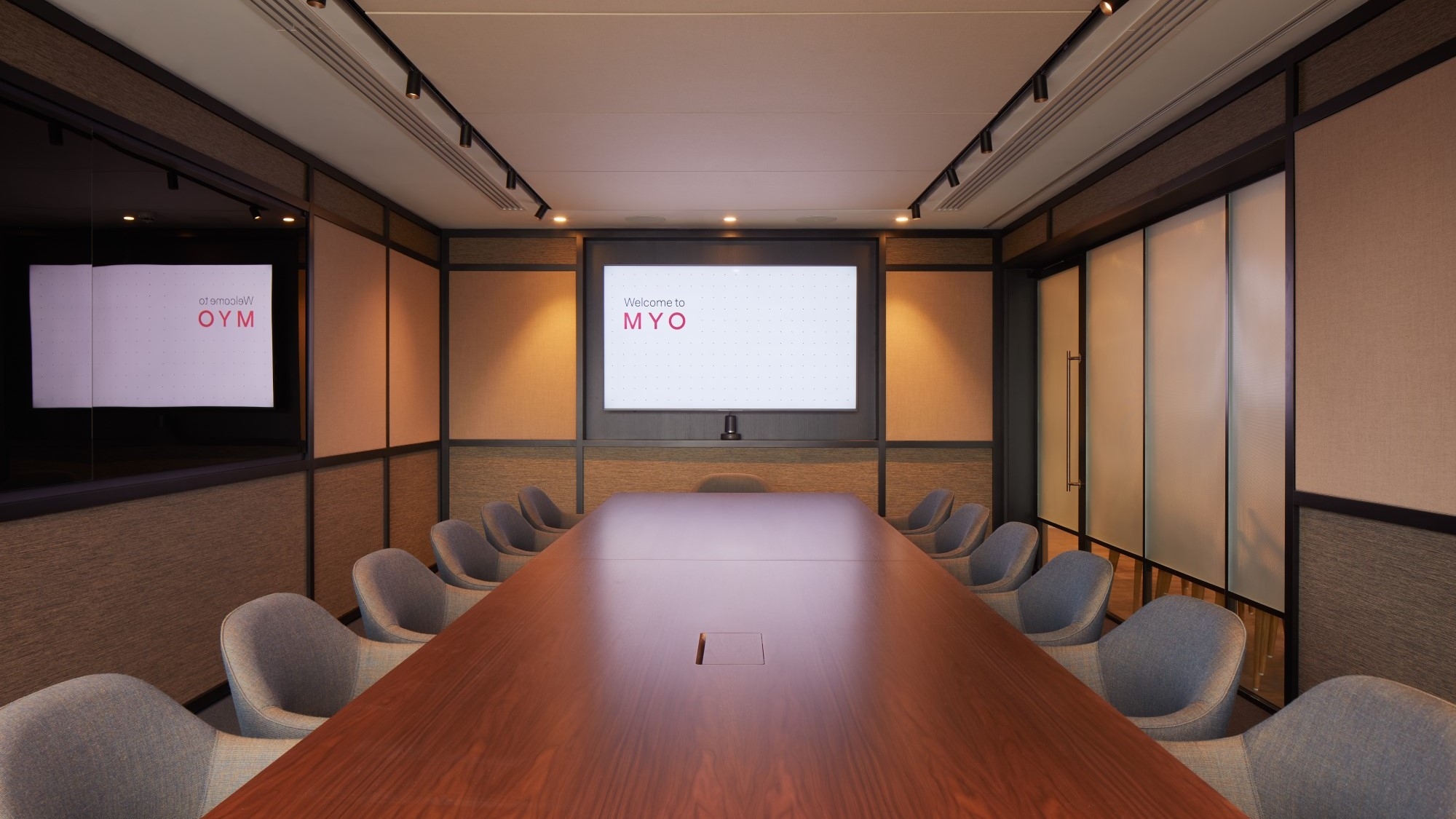 Boardroom for up to fourteen people on Liverpool Street